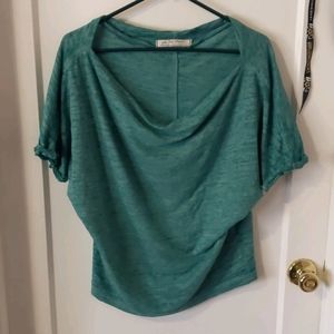 Wide-neck Top - can wear off-shouldee